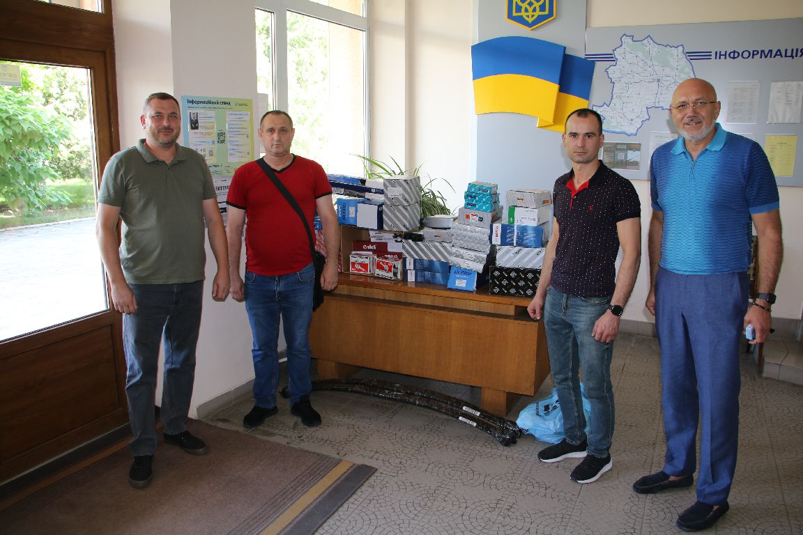 Понад 308 тисяч гривень — на запчастини для військових авто: Рогатинська громада передала допомогу прикордонникам