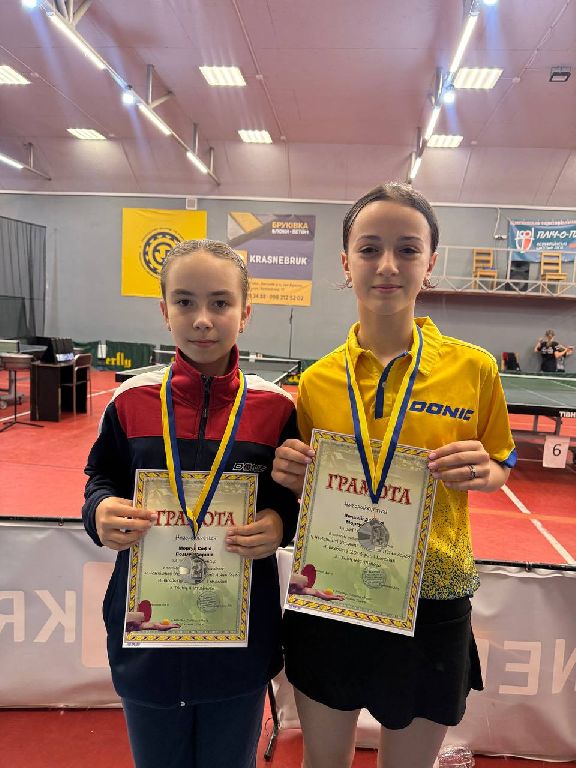Юна спортсменка з Рогатина виборола срібло чемпіонату України з тенісу настільного